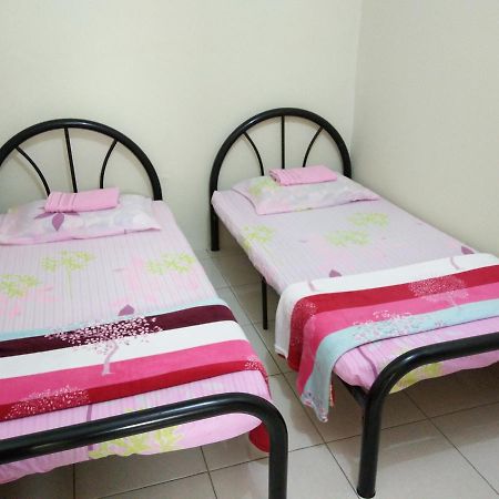 סמפורנה Sarinas Homestay מראה חיצוני תמונה